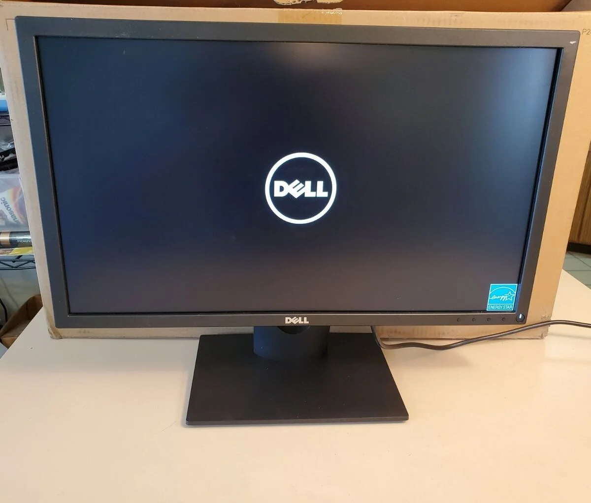 Dell E2318H LED monitor 23-Inch IPS Display (1080p) edge-to-edge